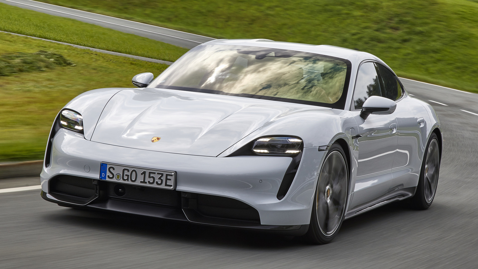 Peran Navigasi Satelit dalam Antarmuka Digital Porsche