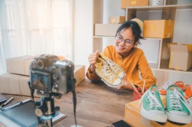 Review oleh Blogger: Kunci Persuasi Digital yang Mendorong Keputusan Konsumen